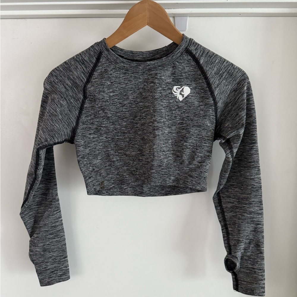 Women’s Best - Cropped long sleeve workout top